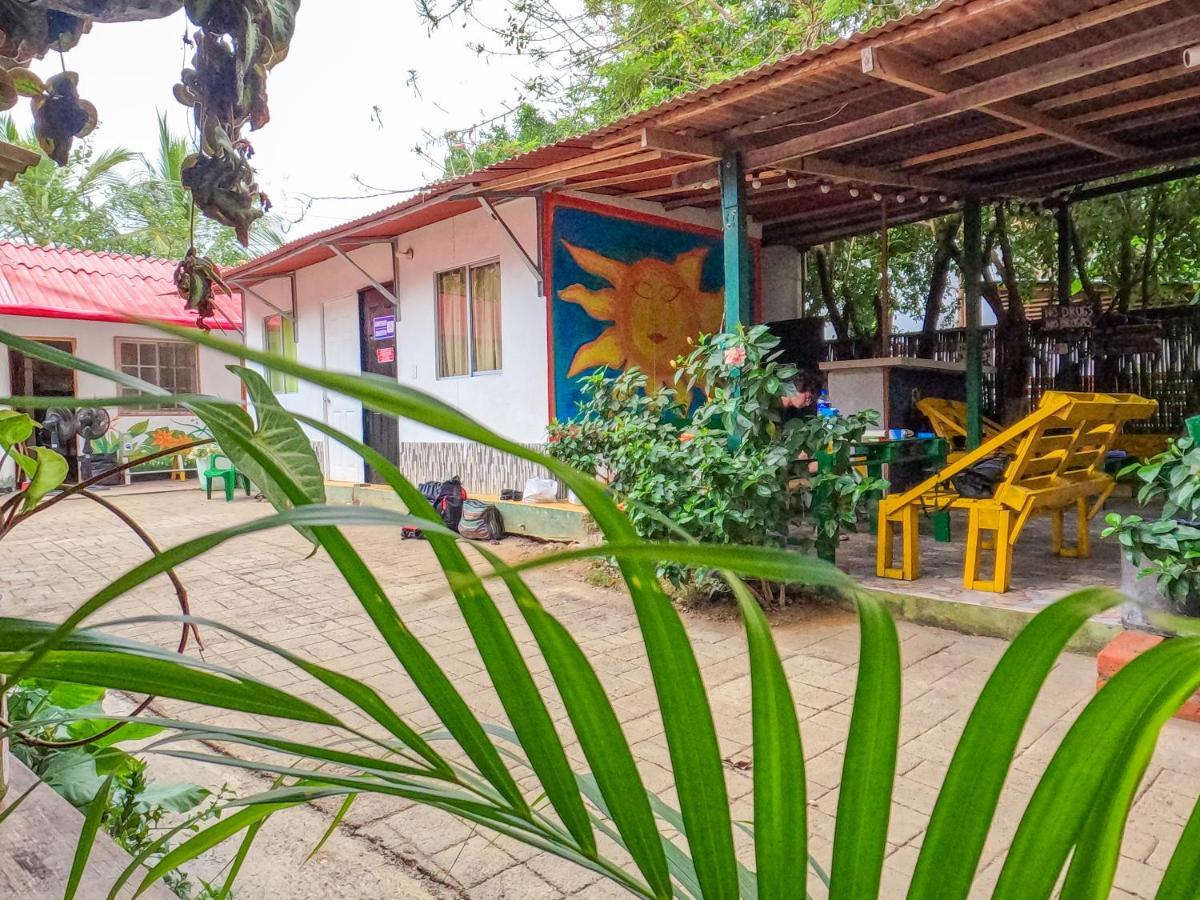 Palomino Hostel Exterior photo
